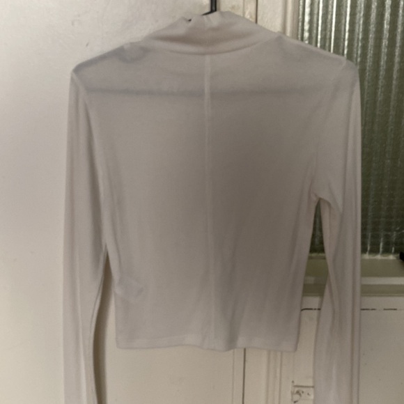 White long sleeve turtle neck - Picture 2 of 2